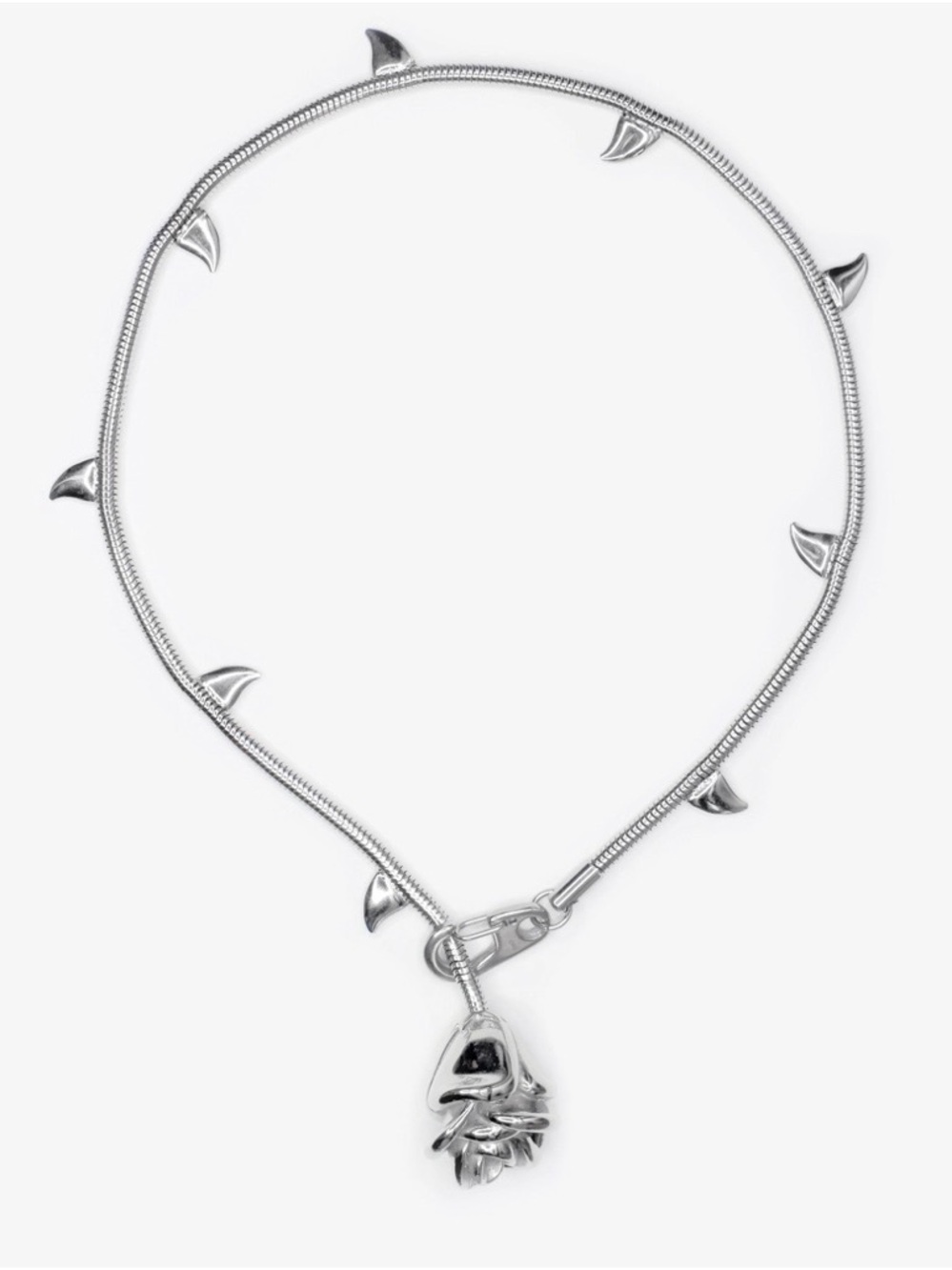 Rosebud thorns necklace choker